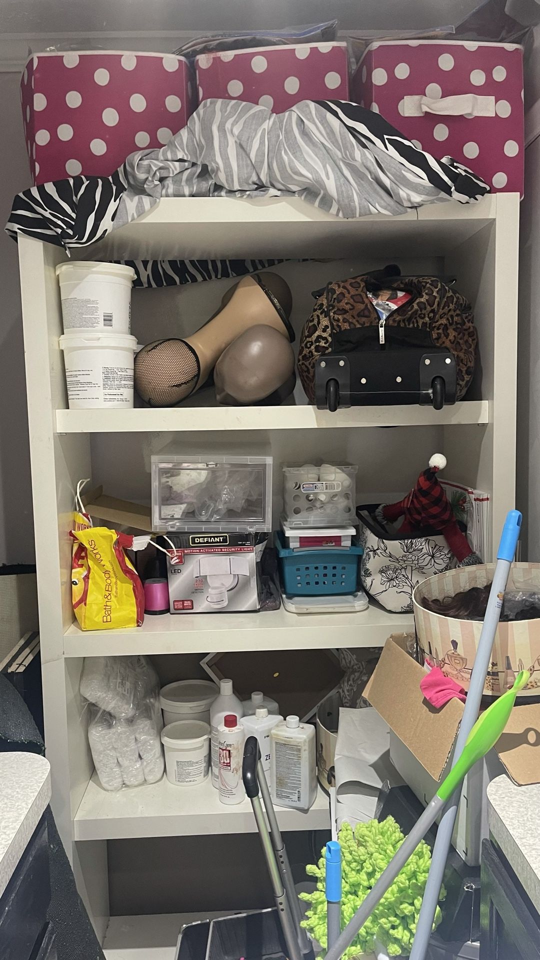 White Shelves