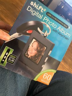 $15, New Shift 3 Digital photos album keychain