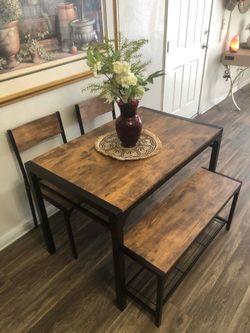 Excellent condition dining table set with 2 chairs and a Bench