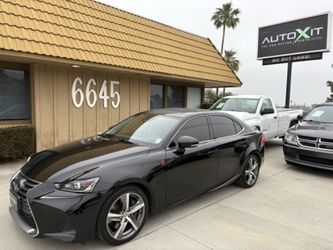 2017 Lexus IS