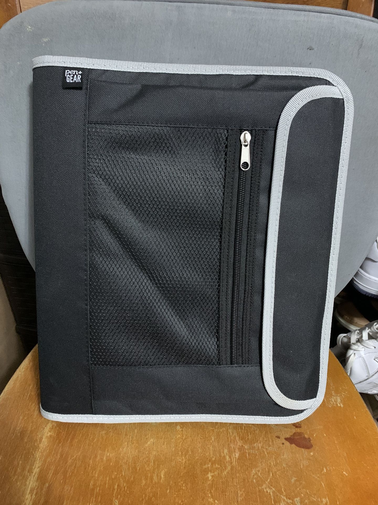 Binder With Zipper