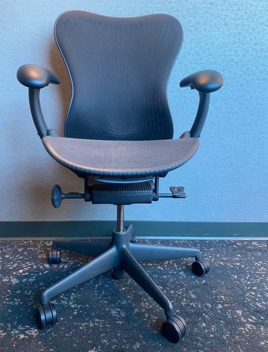 2022 Herman Miller Mirra 2 Fully Loaded With Butterfly Suspension Back Office Chair In Black
