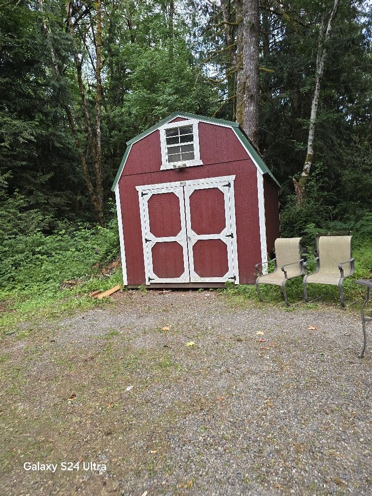 Red Wood Barn. 10× 20