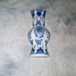 SEYMOUR MANN CHINA BLUE FINE PORCELAIN WALL POCKET VASES