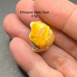Ethiopian Welo Opal 3.5g AWESOME FLASHES