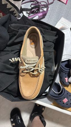 Brand new women’s sperrys size 8