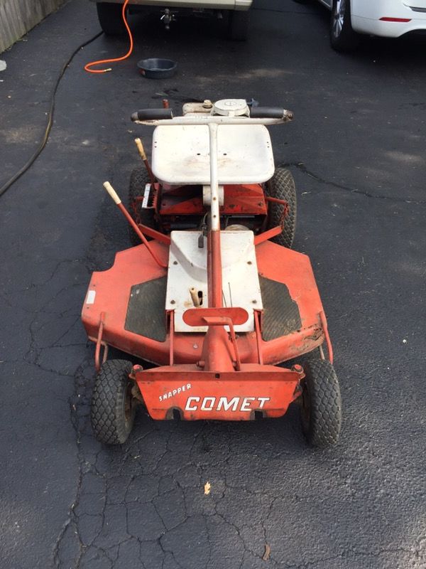 SNAPPER COMET 1960 REAR ENGINE RIDING MOWER
