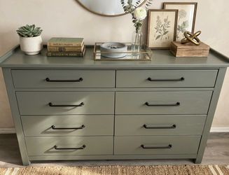 Large 8 Drawer Dresser- delivery available