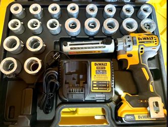 DEWALT Perform & Protect 20V Max Cu/Al Thhn/Xhhw Cable Stripper Kit
