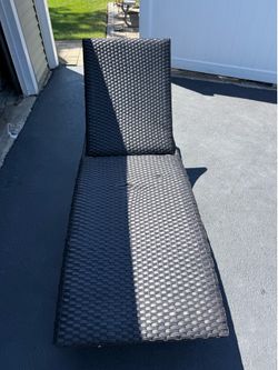 Padded Wicker Chaise Lounger,