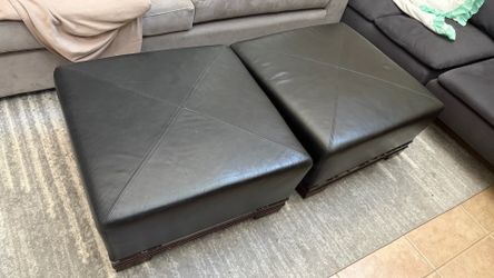Leather ottoments with detachable wheel