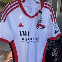ADIDAS EARTHQUAKES JERSEY MEDIUM AUTHENTIC NEW 