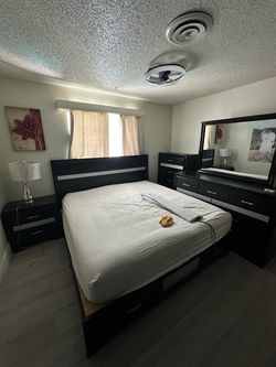 6 piece black & silver bedroom set