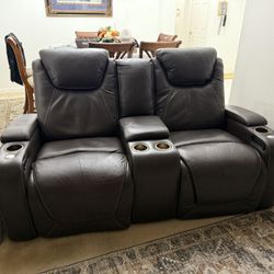 Dual Power Reclining Leather Loveseat with USB & Cup Holders – Excellent Condition