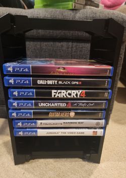 Lot 7 games PS4 + storage box