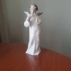 NAO by LLADRO Angel Playing a Flute