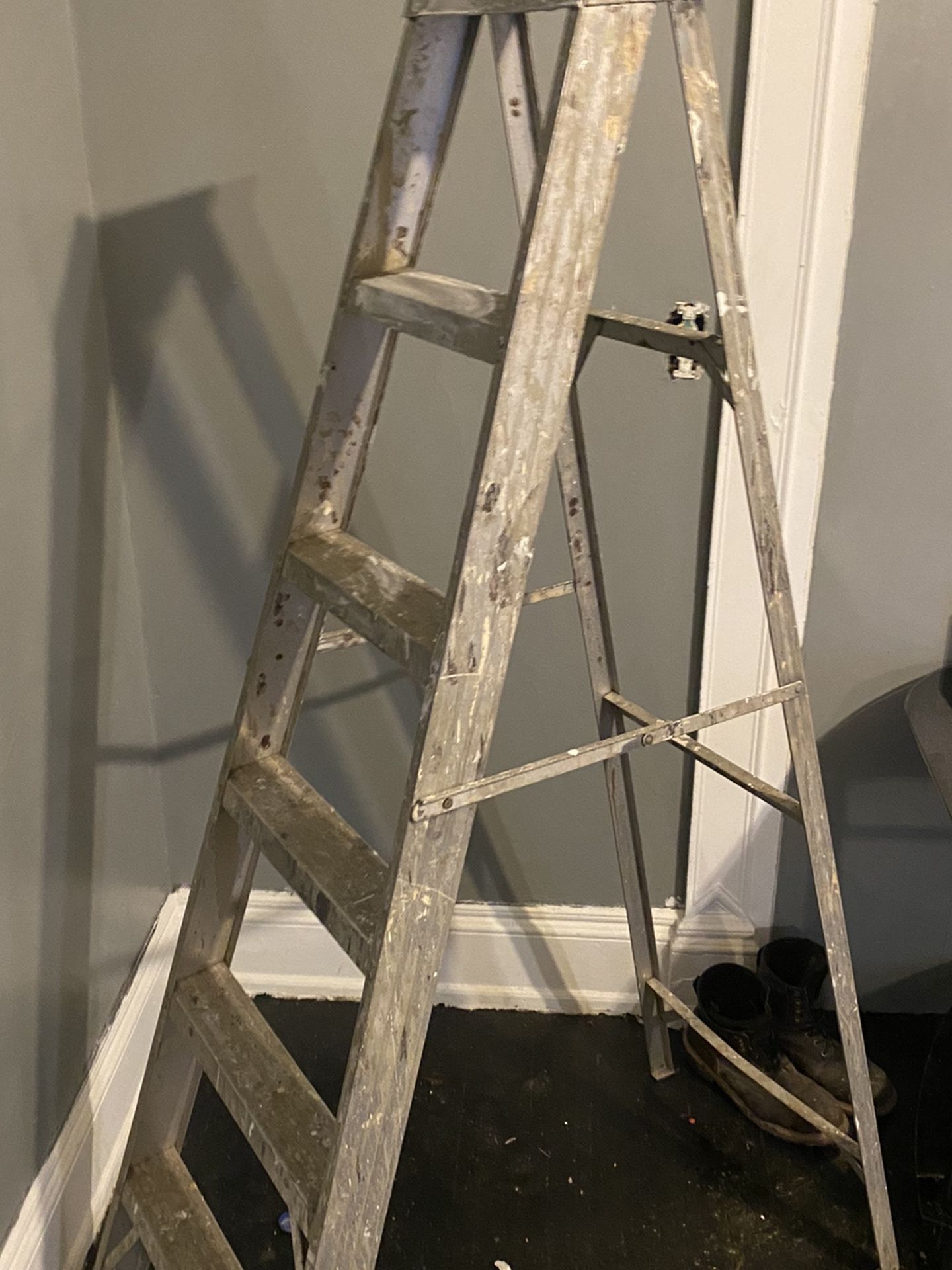 6 FT Aluminum Ladder 