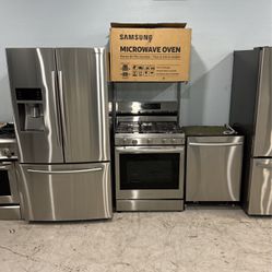 Complete Kitchen Set All Same Brand Great Condition Working Great Available Right Now 