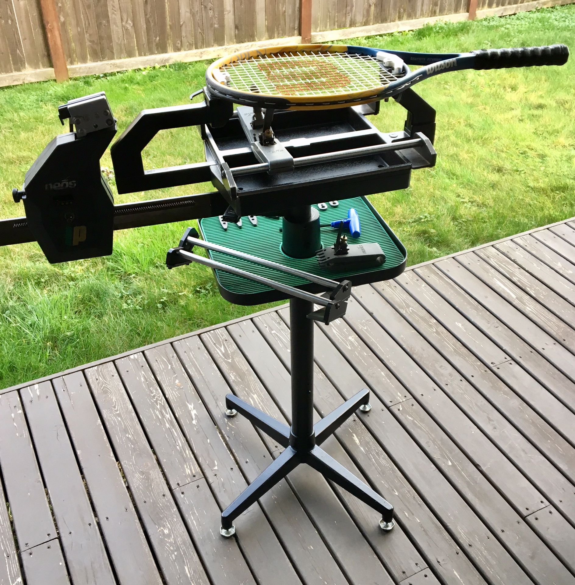 Prince Neos 1000 Tennis Racket Stringing Machine for Sale in Kent, WA