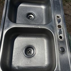 Kitchen Sink /garbage Disposal 