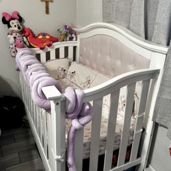 Baby Crib with Mattress included