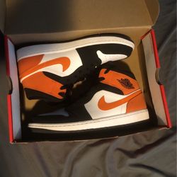 Air Jordan 1 Mid Orange