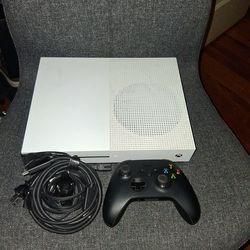 Xbox One and controller