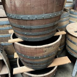 High Quality Empty Wine Barrel Planters 