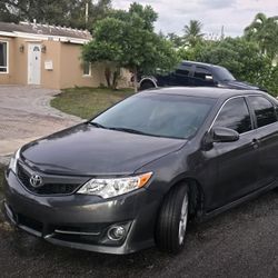 TOYOTA CAMRY