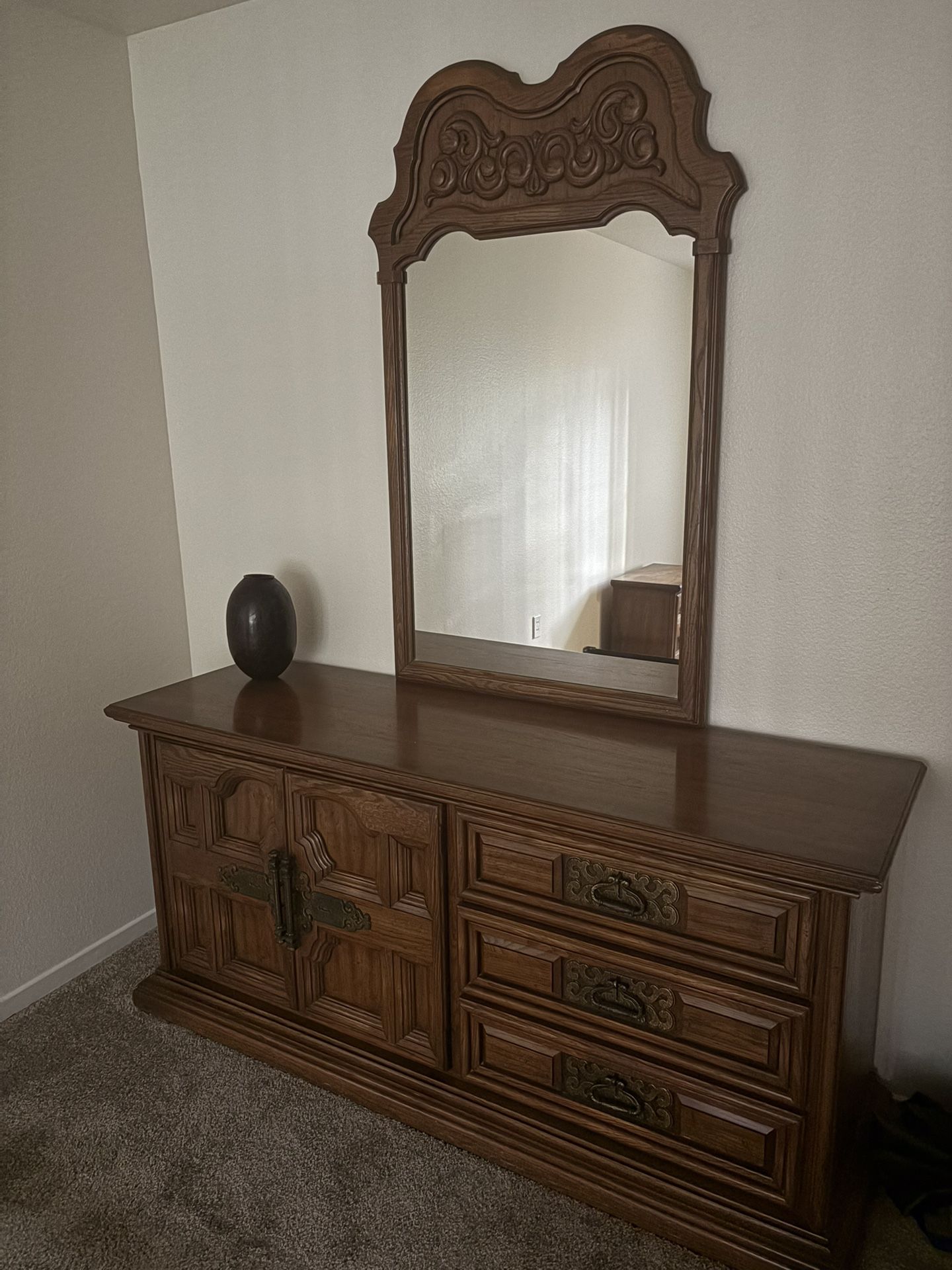 Dresser W/mirror And Matching Nightstand