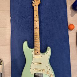 Used Fender PLAYER SERIES STRATOCASTER GREEN Solid Body Electric Guitar