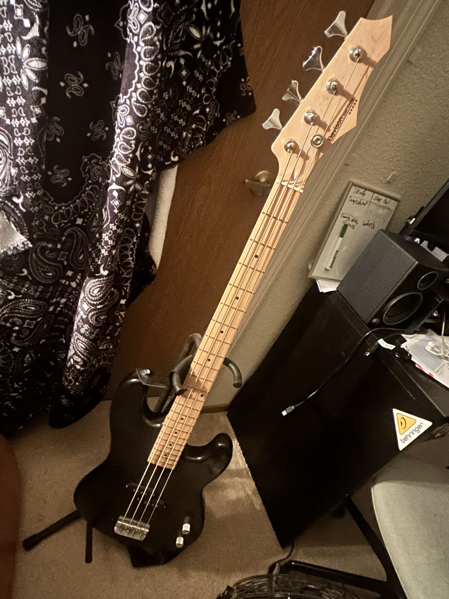 Davison 4-String Electric Bass Guitar