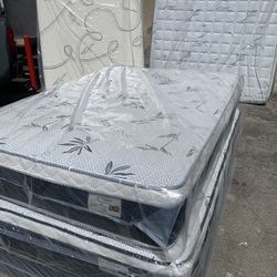 ✨Mattress Pillow Top All Sizes ✨ 💎12” inches tall 💎All sizes  💠Queen sizes $200 💠Full sizes $180  💠Twin sizes $150 💠Cal king $330 💠E. King $330