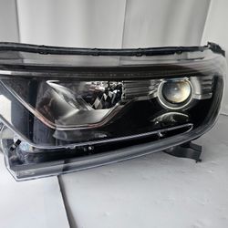 2017-2021 OEM Honda CR-V Halogen W/LED  Headlight Left Driver Side.