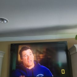 60  INCH  SHARP  1080. not  lncluded  TV  wall mount