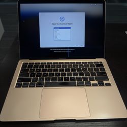 MacBook Air M1. 8gb RAM, 256gb Drive