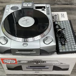 Numark HDX Professional DJ Media Turntable Player W/ Keyboard & Extras 