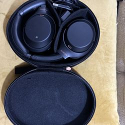 Sony  Headphones Wh-1000XM3 ( Black)
