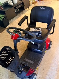 Used Golden Buzzaround XL GB147 4- Wheel Mobility Scooter - Excellent Condition - Ready to Go!