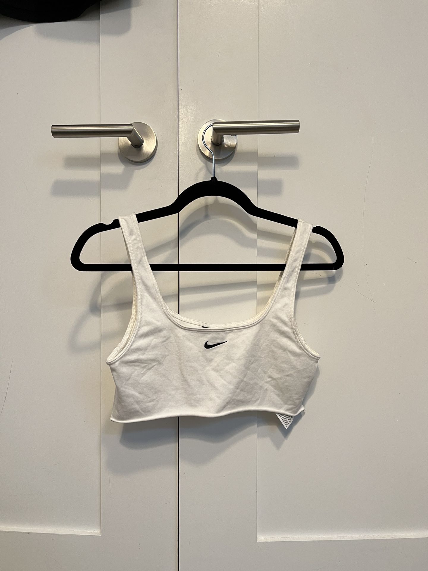 Nike logo cropped tank top white