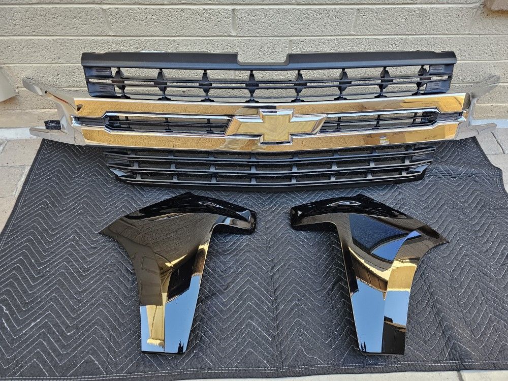 Chevrolet Silverado OEM Grille Set
