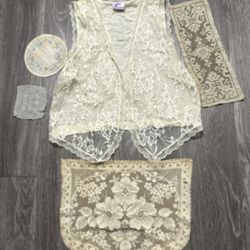 Vintage Lace ~ Gloves & Doilies 