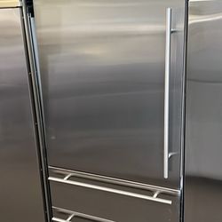Viking 36”Wide Built In Bottom Freezer Refrigerator Stainless Steel With Internal Water/Ice 