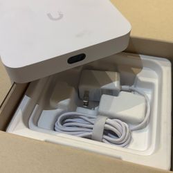 UCG-Ultra (Open Box - Like New) Ubiquiti Cloud Gateway 