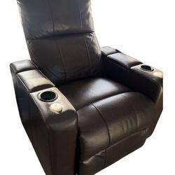 Mathis Brother Leather Recliner 