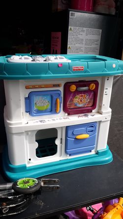 Little kitchen said missing a few items on it