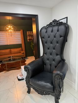 Throne Chair