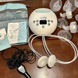 Motif Medical Luna Double Breast Pump With Accessories 