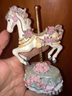 “Music Box Dancer” County Fair Collection (Heritage House) 🏈
