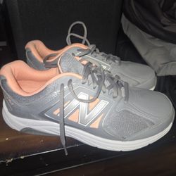 New Balance Women's Size 10 847v3 Walking Running Shoes $25